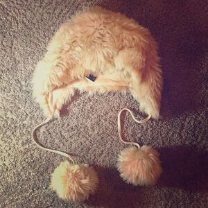 GAP furry pompom winter hat